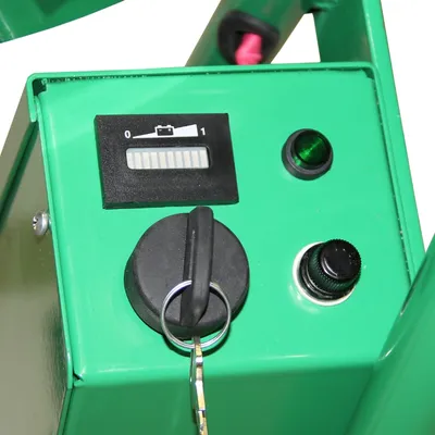 Drum Hand Truck F89484L, 800 lb. Capacity Dash Close Up