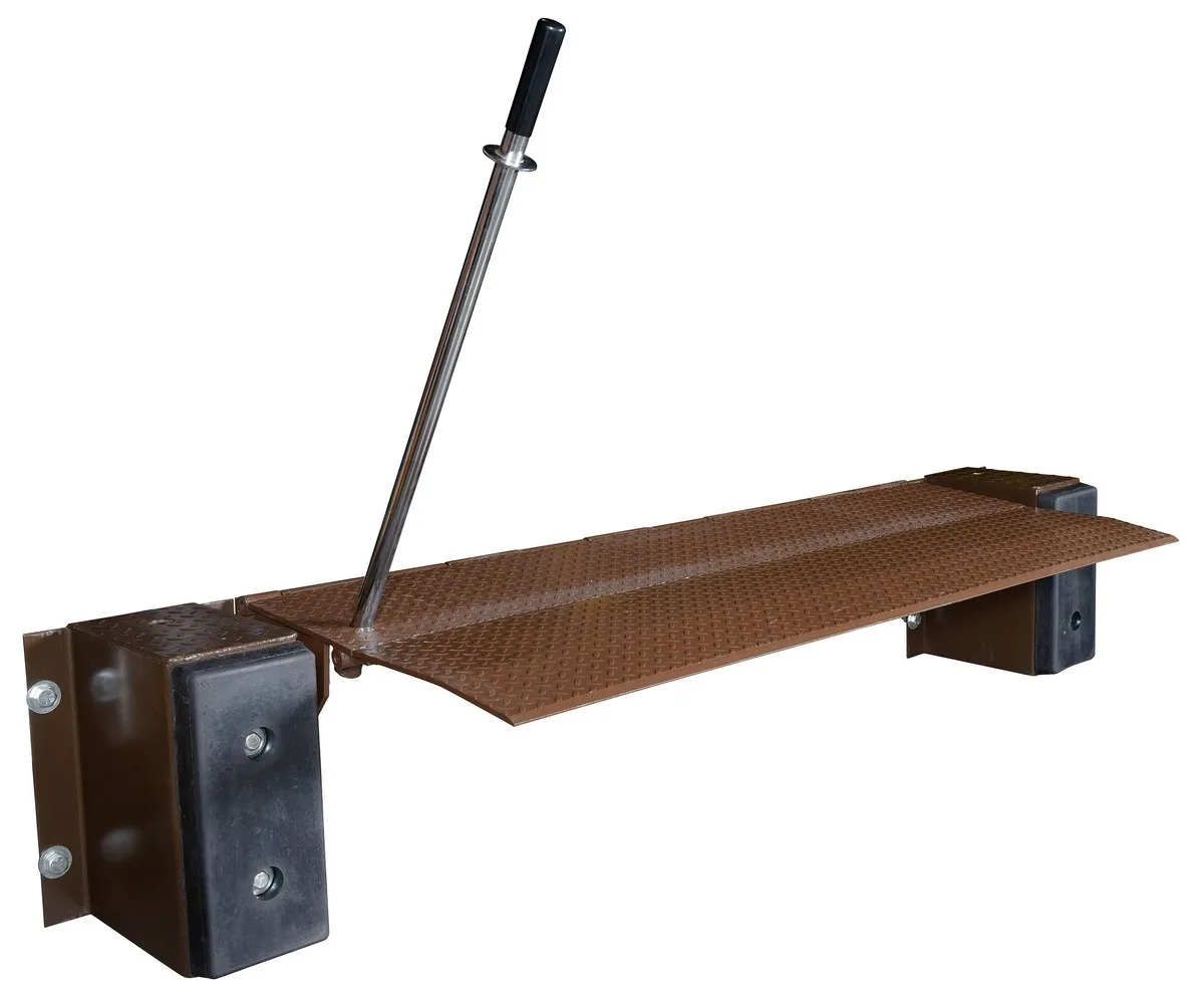 Vestil FM-2572 edge-o-dock leveler